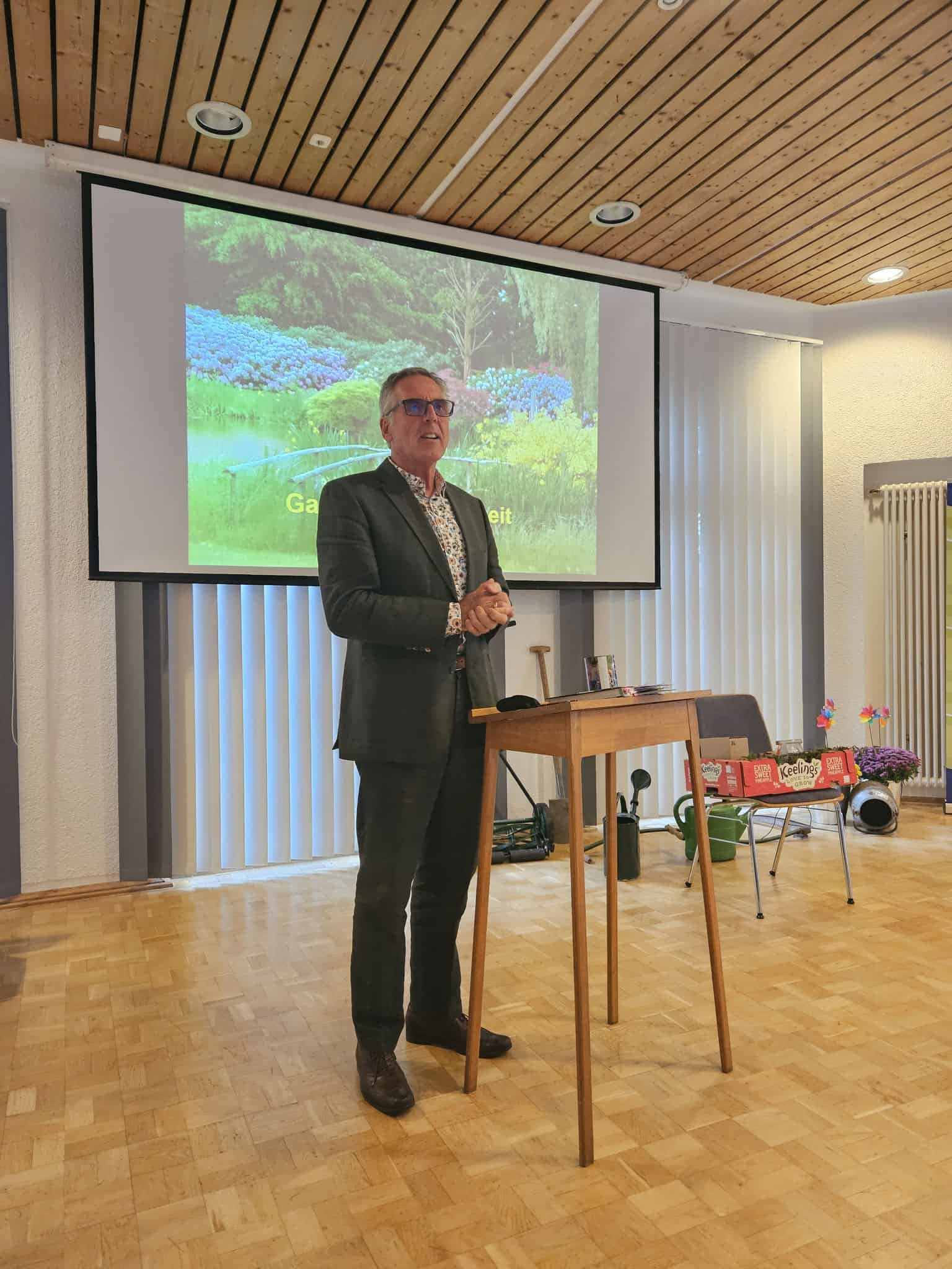 Begeisternde Heike Boomgaarden motiviert zum Klimagärtnern