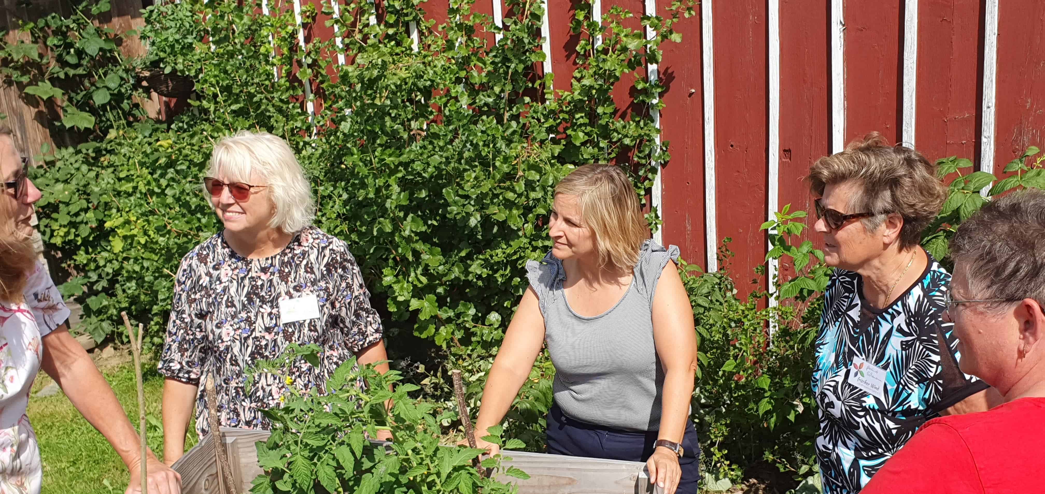 Klimaschutzministerin zu Besuch im Klimagarten der LandFrauen