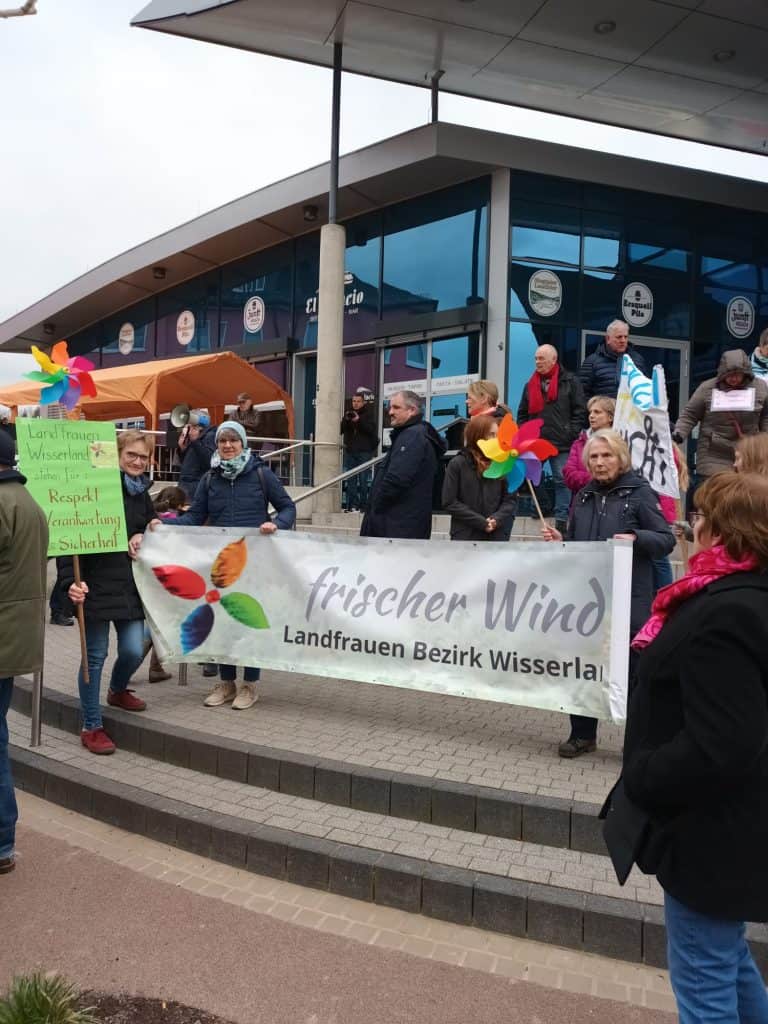 LandFrauen Wisserland beteiligen sich an Demo in Wissen – Foto 1