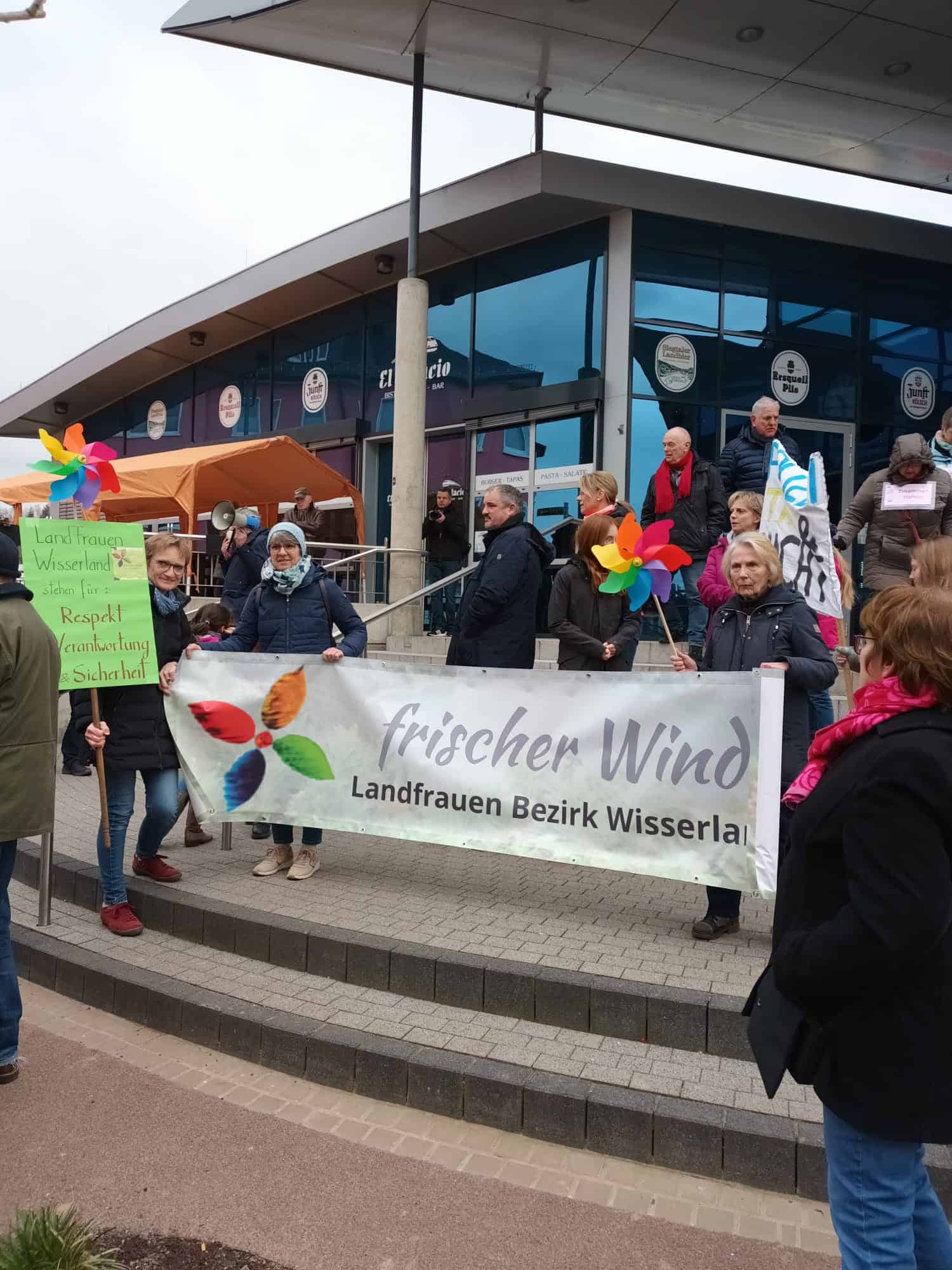 LandFrauen Wisserland beteiligen sich an Demo in Wissen – Foto 1