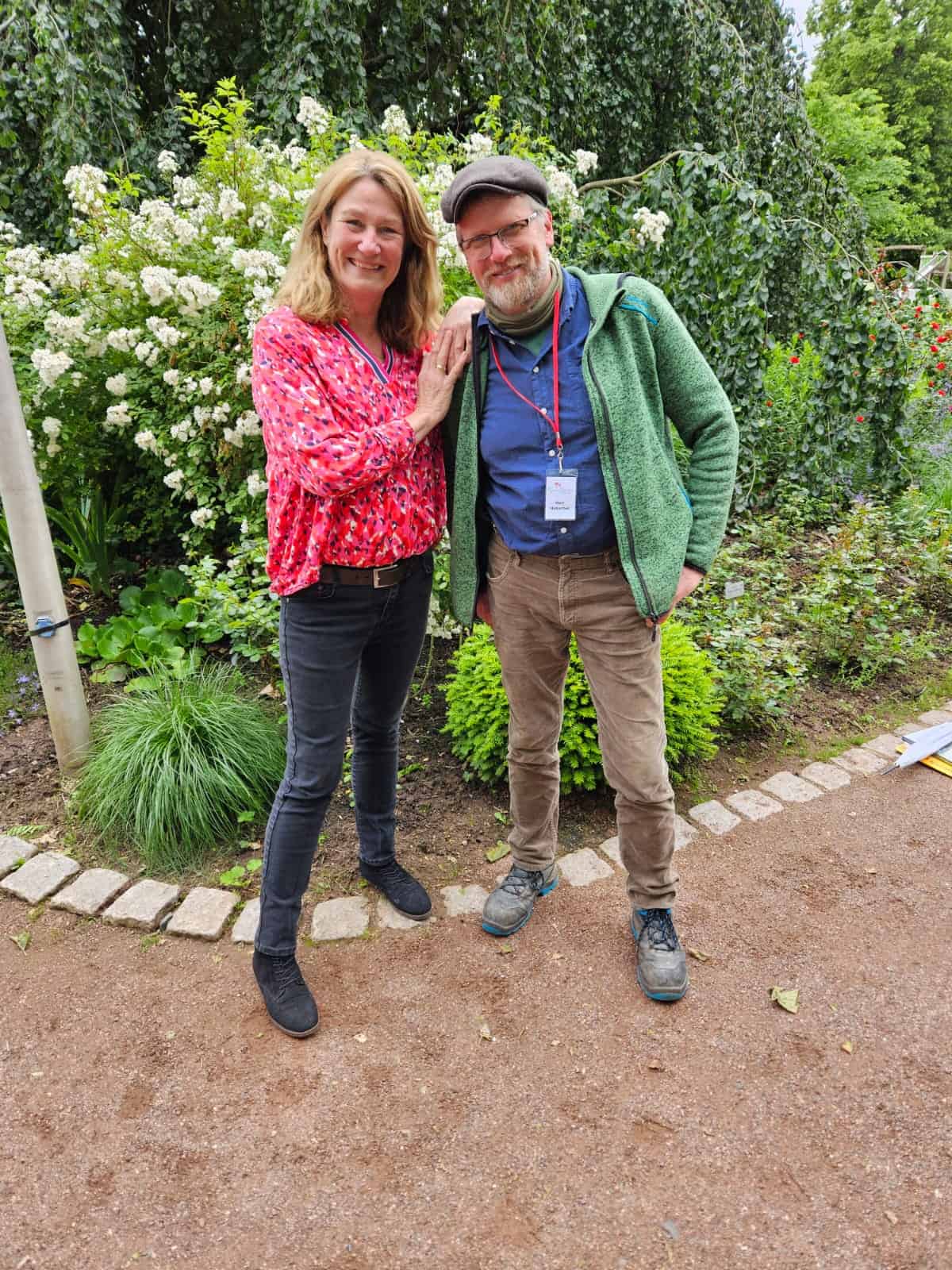 Die Klimagärtner*innen des LandFrauenverbandes Frischer Wind e.V. besuchen den Rosengarten in Zweibrücken