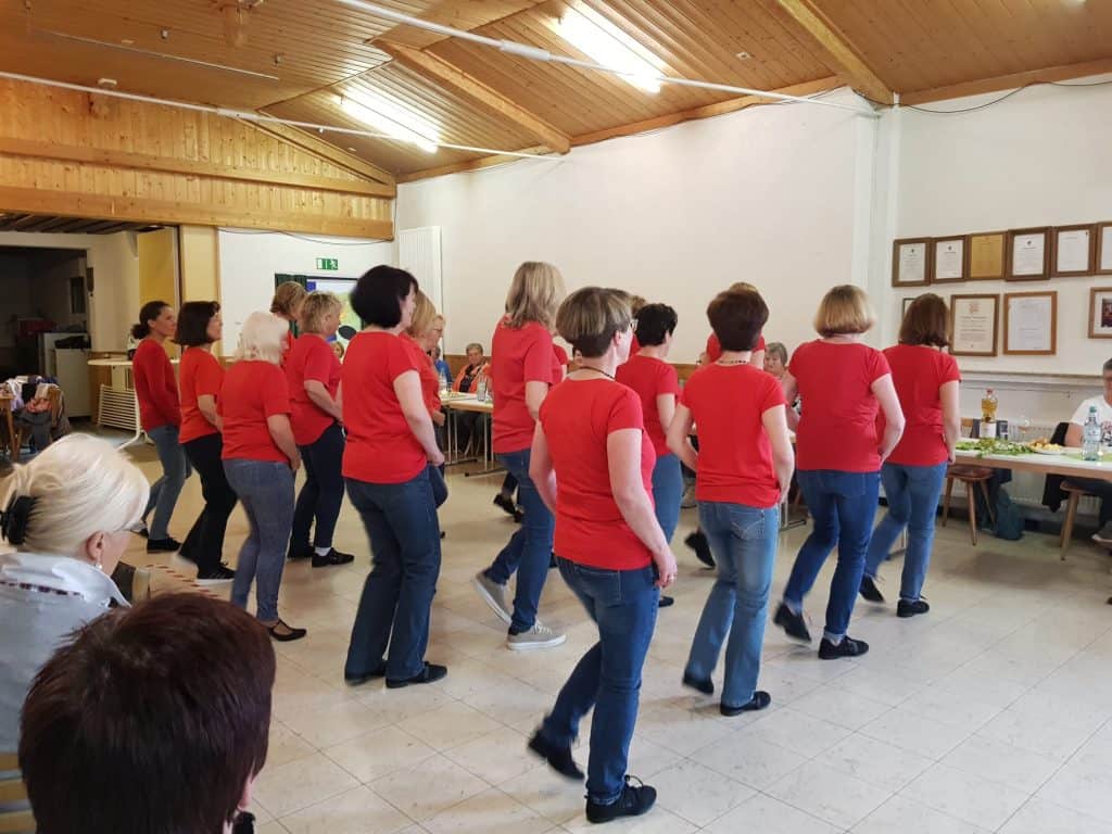 Tanz im Mai im Bürgerhaus Steinebach – Foto 1