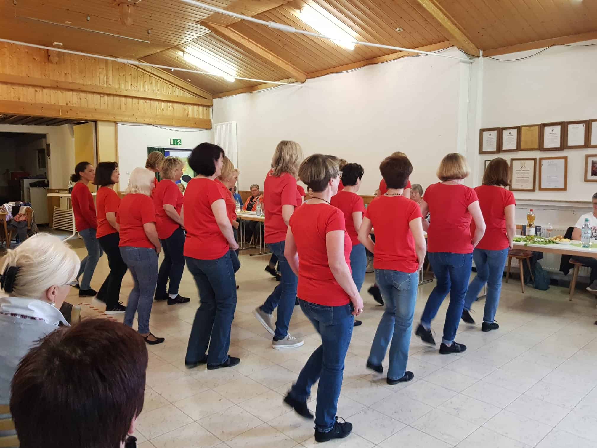 Tanz im Mai im Bürgerhaus Steinebach – Foto 1