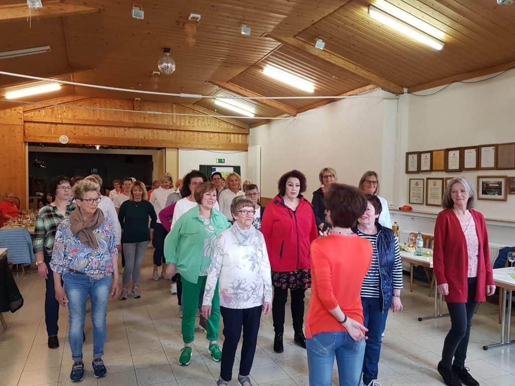 Tanz im Mai im Bürgerhaus Steinebach – Foto 2