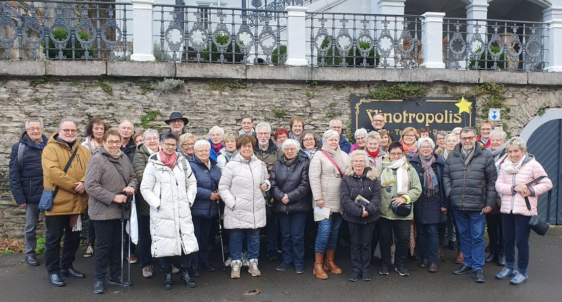 LandFrauen besuchten Mosel-Weihnachtsmärkte – Foto 1