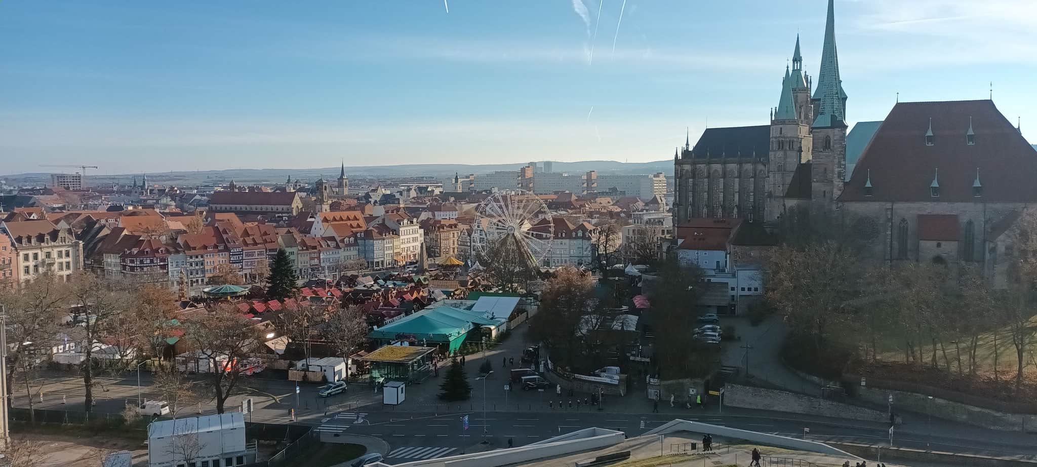 Panoramablick auf Erfurter Dom und Severikirche beim Ausflug der LandFrauen Gebhardshain.