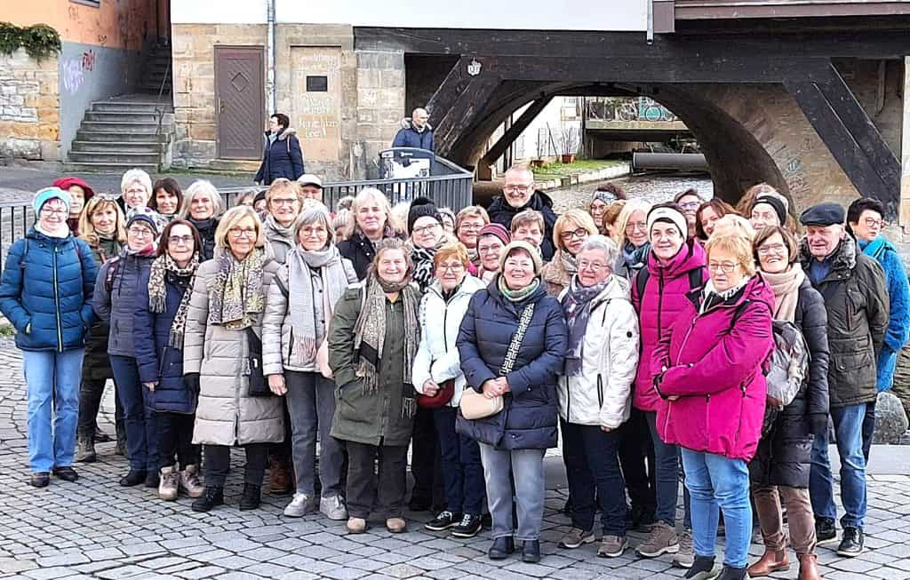LandFrauen Gebhardshain vor der Krämerbrücke in Erfurt.