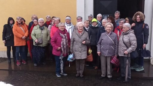 Gruppe der Landfrauen Hamm beim Krippenwandern in Friesenhagen