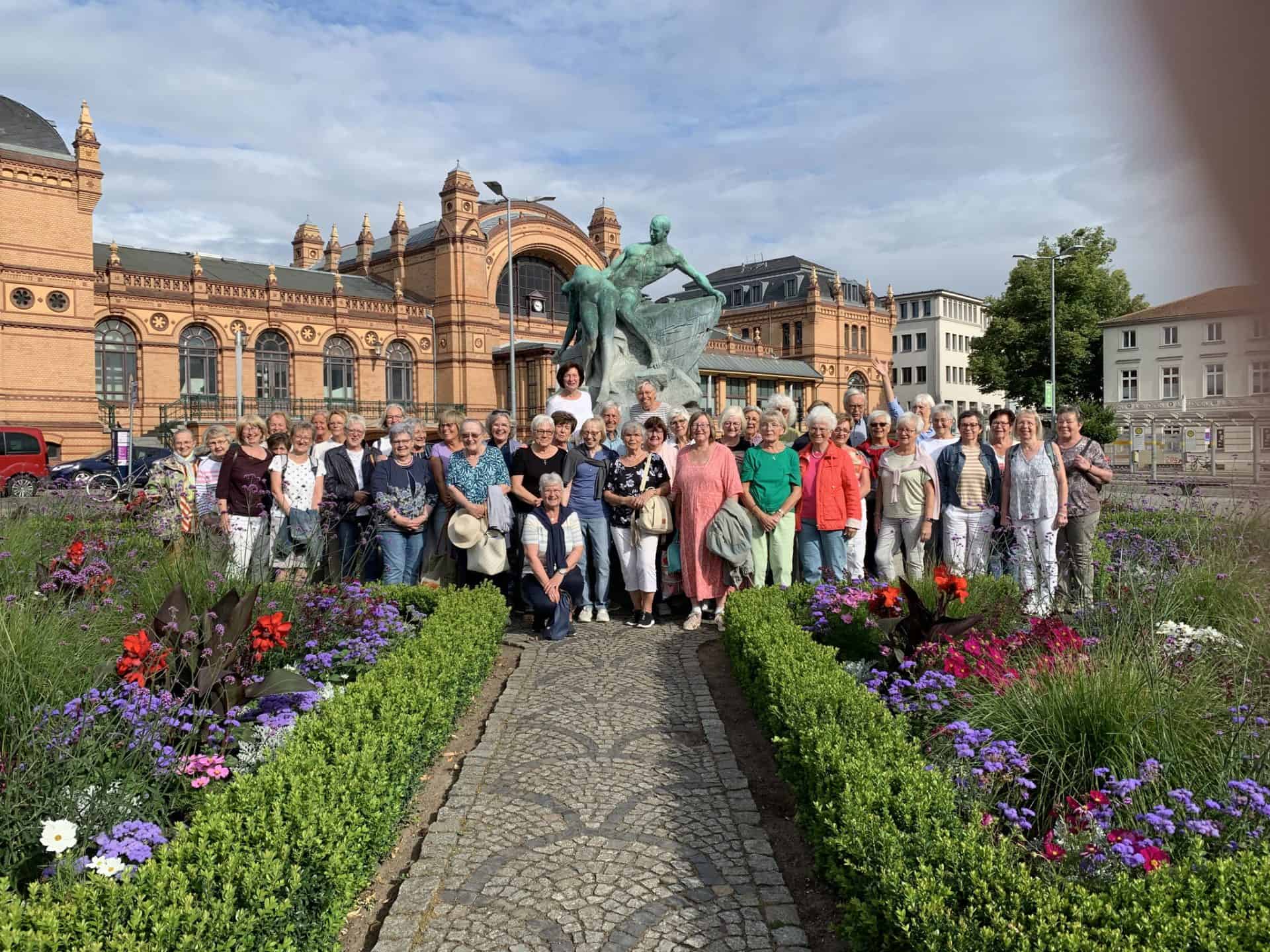 Betzdorfer Landfrauen und- Männer zu Besuch in Schwerin und Umgebung. – Foto 2