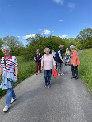 Landfrauen wanderten nach Schöneberg – Foto 2